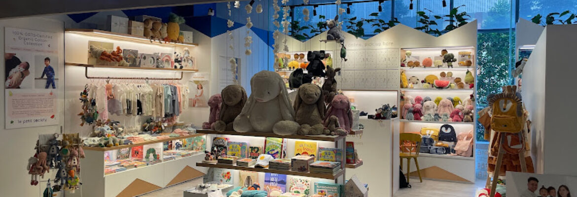 Le Petit Society “In Real Life” Concept Store